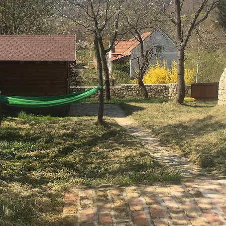 度假居 赫尼度假屋 Balatonhenye