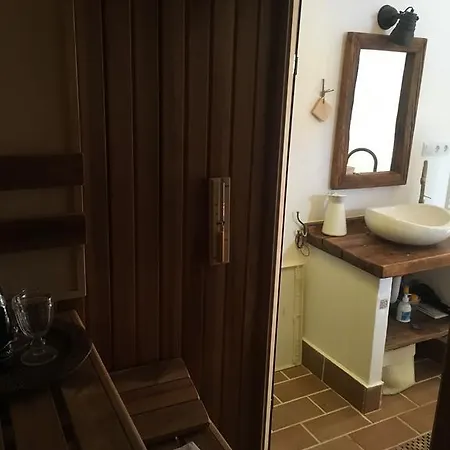 Henye Homes בית נופש