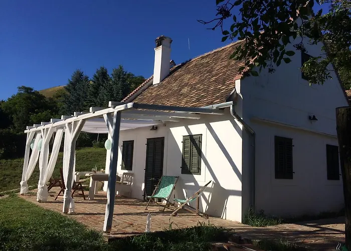 Henye Homes Semesterbostad Balatonhenye