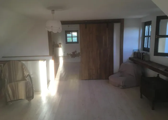 Henye Homes Semesterbostad *